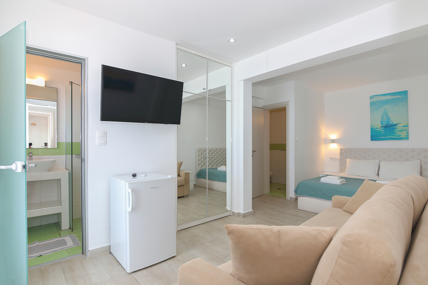 Agelina Room 2 _08