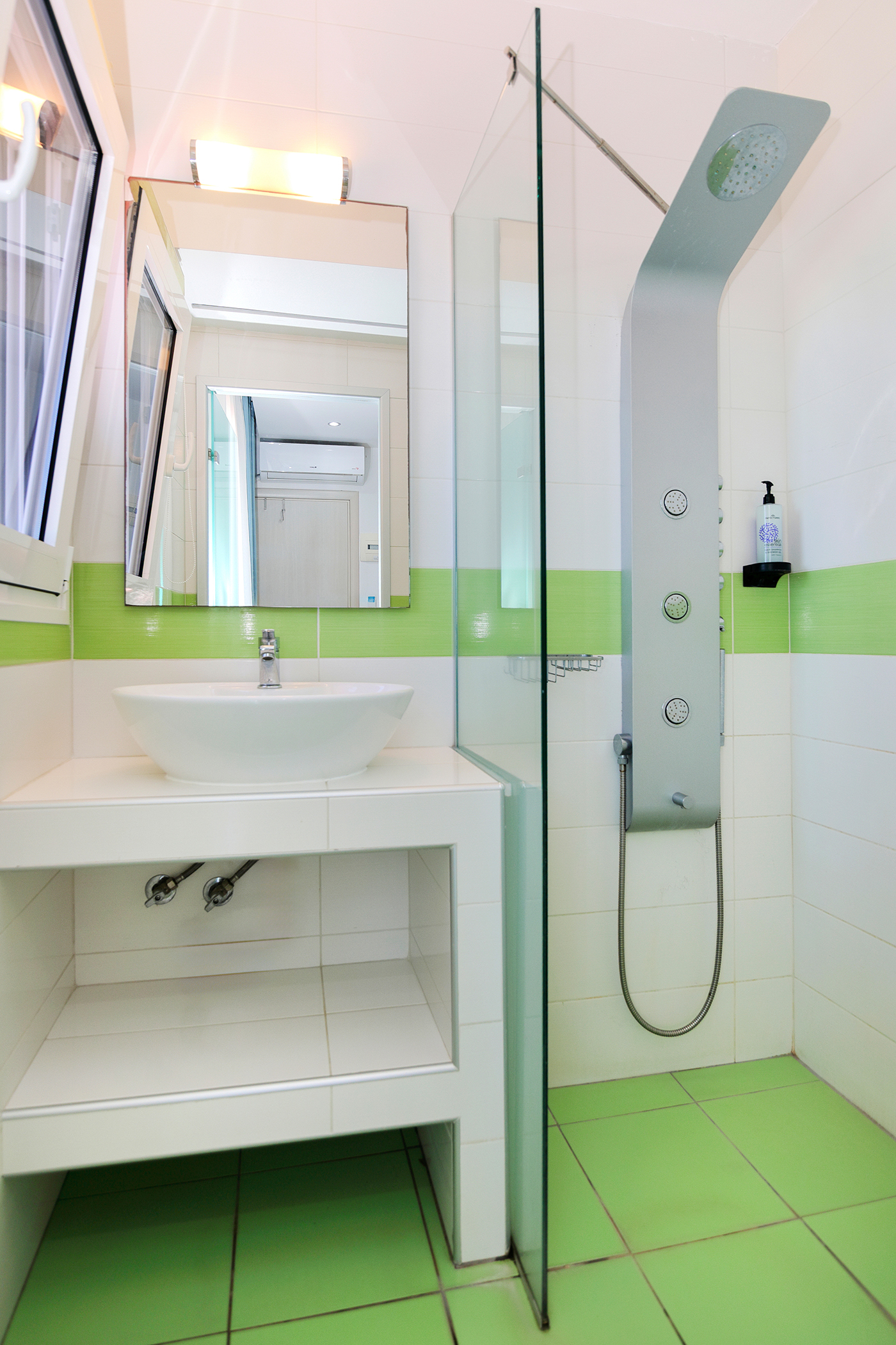 Agelina Room 2 _24
