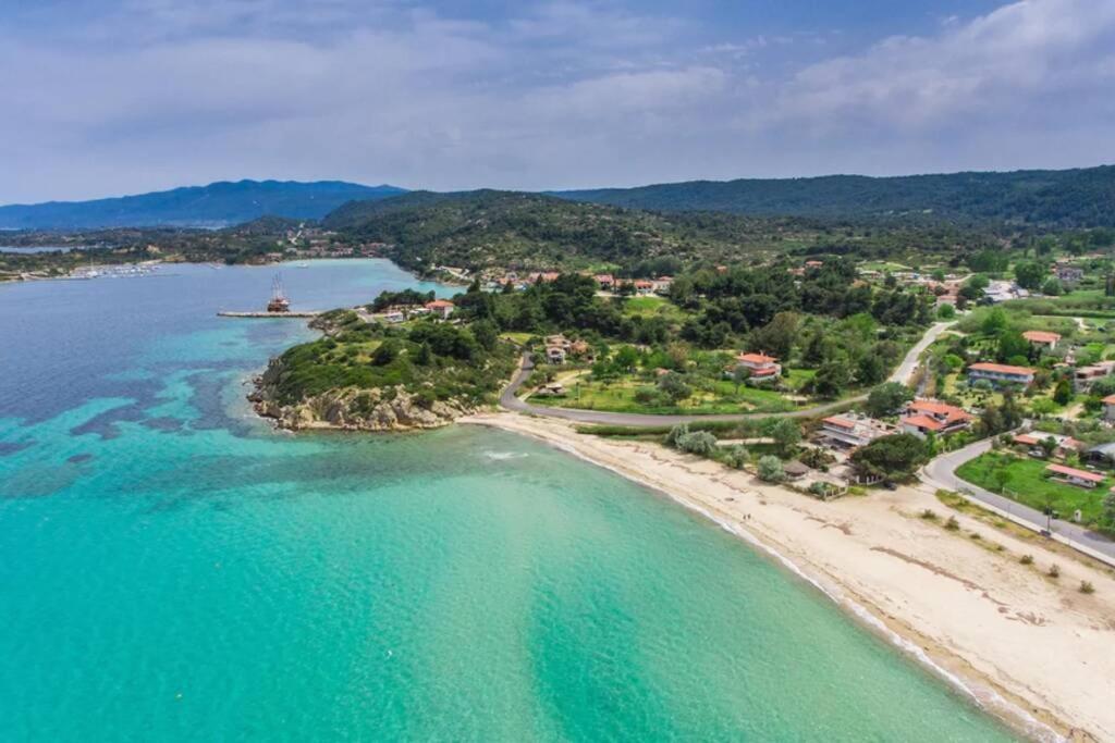 Trani Amoudia Beach