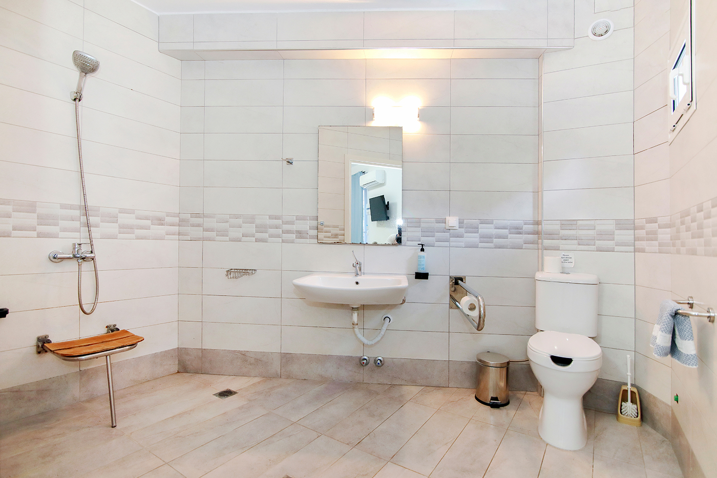 Agelina Room 11 _09